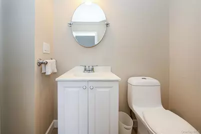 833 Madeira Boulevard, Melville, NY 11747 - Photo 20