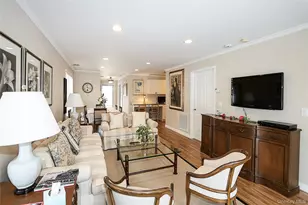 833 Madeira Blvd, Melville, NY 11747 - Photo 16