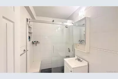 13870 Elder Avenue #4S, Flushing, NY 11355 - Photo 10