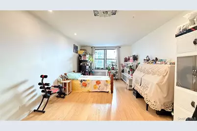 13870 Elder Avenue #4S, Flushing, NY 11355 - Photo 12