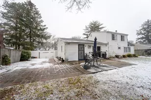 382 Jamaica Ave, Medford, NY 11763 - Photo 18