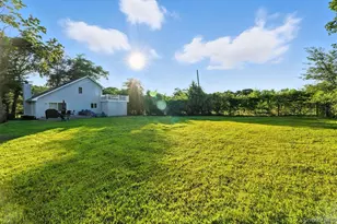 100 Manor Ln, Riverhead, NY 11901 - Photo 22