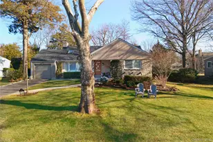 26 Midland Rd, East Hills, NY 11577 - Photo 2