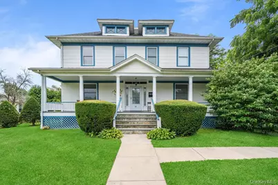 33 Landing Rd, Glen Cove, NY 11542 - Photo 2