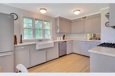 90 Old Depot Road, Quogue, NY 11959 - Photo 8