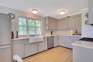 90 Old Depot Rd, Quogue, NY 11959 - Photo 8