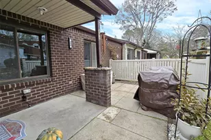 392 Clubhouse Ct, Coram, NY 11727 - Photo 24