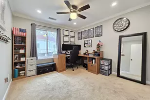 392 Clubhouse Ct, Coram, NY 11727 - Photo 10