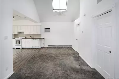 75 Maxwell Avenue #B, Oyster Bay, NY 11771 - Photo 8