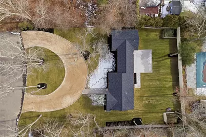 10 Tramposh Lane, Hampton Bays, NY 11946 - Photo 4