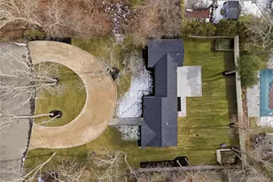 10 Tramposh Ln, Hampton Bays, NY 11946 - Photo 4