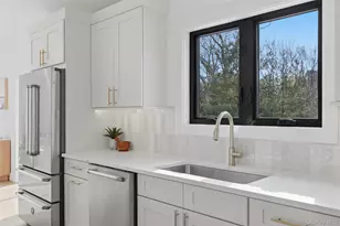 10 Tramposh Ln, Hampton Bays, NY 11946 - Photo 12