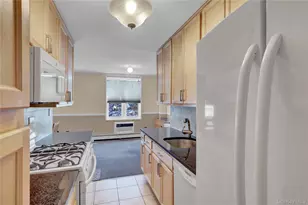 54-44 Little Neck Pkwy, Little Neck, NY 11362 - Photo 22