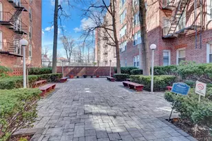 54-44 Little Neck Pkwy, Little Neck, NY 11362 - Photo 30