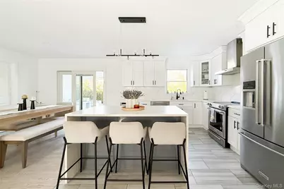 121 Ponquogue Avenue, Hampton Bays, NY 11946 - Photo 6