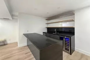 121 Ponquogue Ave, Hampton Bays, NY 11946 - Photo 16