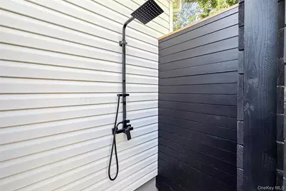 121 Ponquogue Avenue, Hampton Bays, NY 11946 - Photo 26