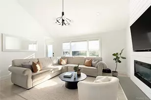 121 Ponquogue Ave, Hampton Bays, NY 11946 - Photo 4