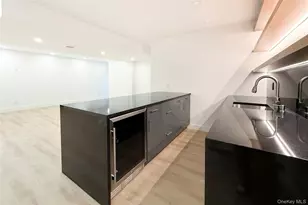 121 Ponquogue Ave, Hampton Bays, NY 11946 - Photo 18