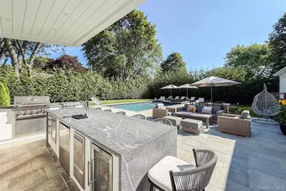 121 Ponquogue Avenue, Hampton Bays, NY 11946 - Photo 22