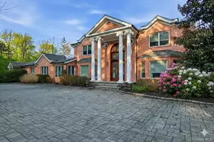 8 Brookville Ln S, Brookville, NY 11545 - Photo 2