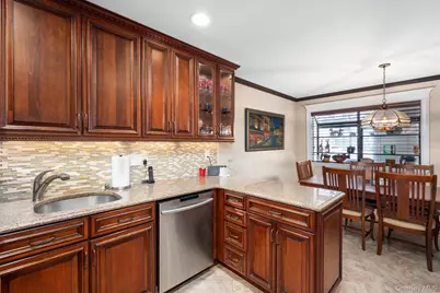 53 Chestnut Lane, Woodbury, NY 11797 - Photo 4