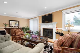 53 Chestnut Ln, Woodbury, NY 11797 - Photo 8