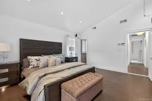 11 Juneau Blvd, Woodbury, NY 11797 - Photo 20