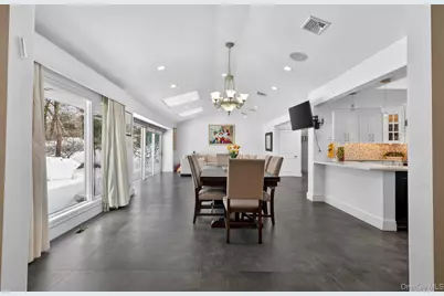 11 Juneau Boulevard, Woodbury, NY 11797 - Photo 10