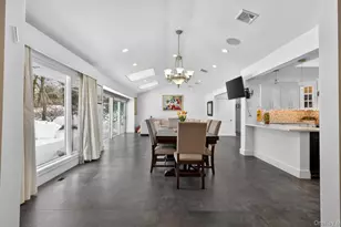 11 Juneau Blvd, Woodbury, NY 11797 - Photo 10