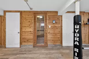 11 Juneau Blvd, Woodbury, NY 11797 - Photo 32