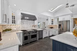 11 Juneau Blvd, Woodbury, NY 11797 - Photo 14