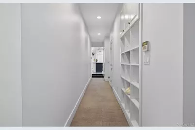 11 Juneau Boulevard, Woodbury, NY 11797 - Photo 28