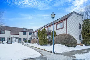 42 Monet Ct, Middle Island, NY 11953 - Photo 2