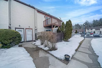 42 Monet Court #42, Middle Island, NY 11953 - Photo 4