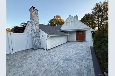 1 Strawberry Lane, Roslyn Heights, NY 11577 - Photo 2