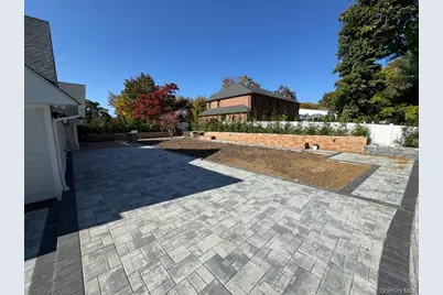 1 Strawberry Lane, Roslyn Heights, NY 11577 - Photo 40