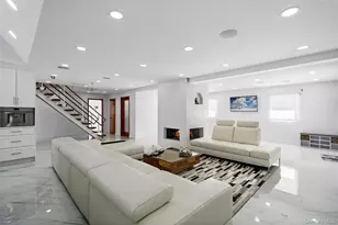 1 Strawberry Ln, Roslyn Heights, NY 11577 - Photo 16