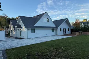 1 Strawberry Ln, Roslyn Heights, NY 11577 - Photo 36