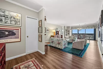 269-10 Grand Central Parkway #19K, Floral Park, NY 11005 - Photo 8