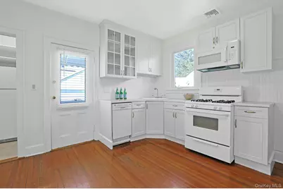 431 Fourth Avenue, Pelham, NY 10803 - Photo 14