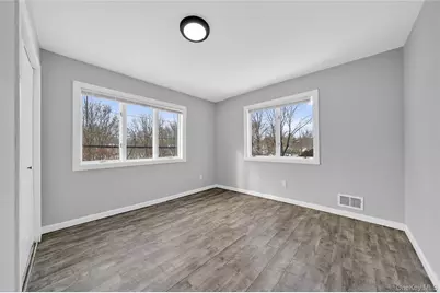 68 Champlain Street, Port Jefferson Station, NY 11776 - Photo 16