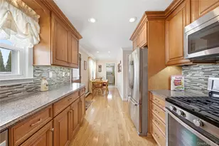 64 Stuart Ave, Amityville, NY 11701 - Photo 20