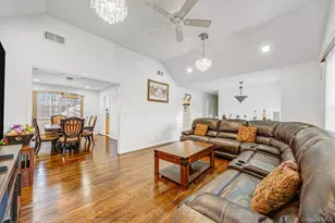 475 Old Country Rd, Huntington Station, NY 11746 - Photo 8