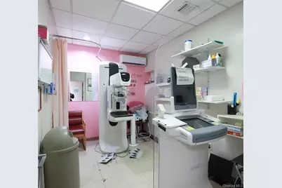 116-14 Myrtle Avenue, Richmond Hill, NY 11418 - Photo 10