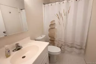 206 Belfast Ln, Ridge, NY 11961 - Photo 8