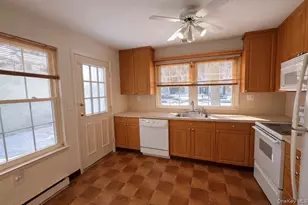 206 Belfast Ln, Ridge, NY 11961 - Photo 4
