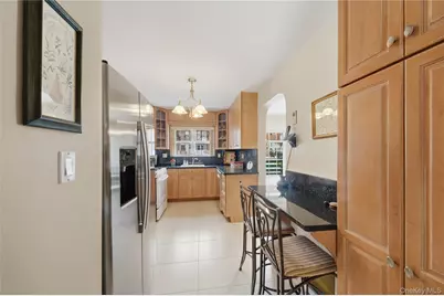 2429 Young Avenue, Bronx, NY 10469 - Photo 8