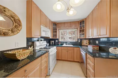 2429 Young Avenue, Bronx, NY 10461 - Photo 8