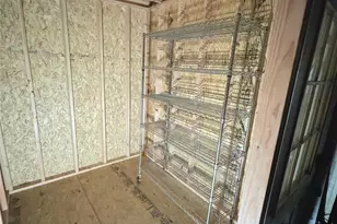 525 Riverleigh Ave, Riverhead, NY 11901 - Photo 12